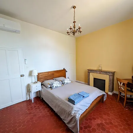 Maison De Style Tout Confort, Position Ideale, Avec Clim Et Petit Exterieur Orange  Exterior photo