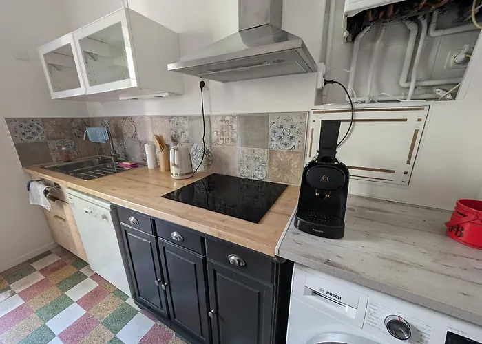 Maison De Style Tout Confort, Position Ideale, Avec Clim Et Petit Exterieur